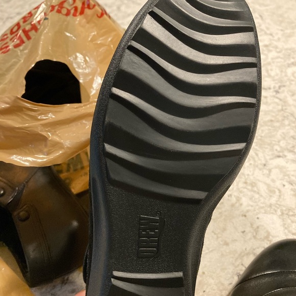 3 pairs of like-new orthotic shoes. Size 9m. - Picture 3 of 3